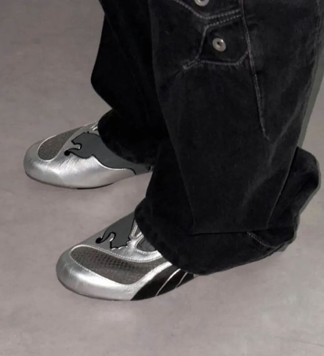 牌色这4双sneakers值得一冲！AG真人中国当「液态银」成春夏潮人招(图7)
