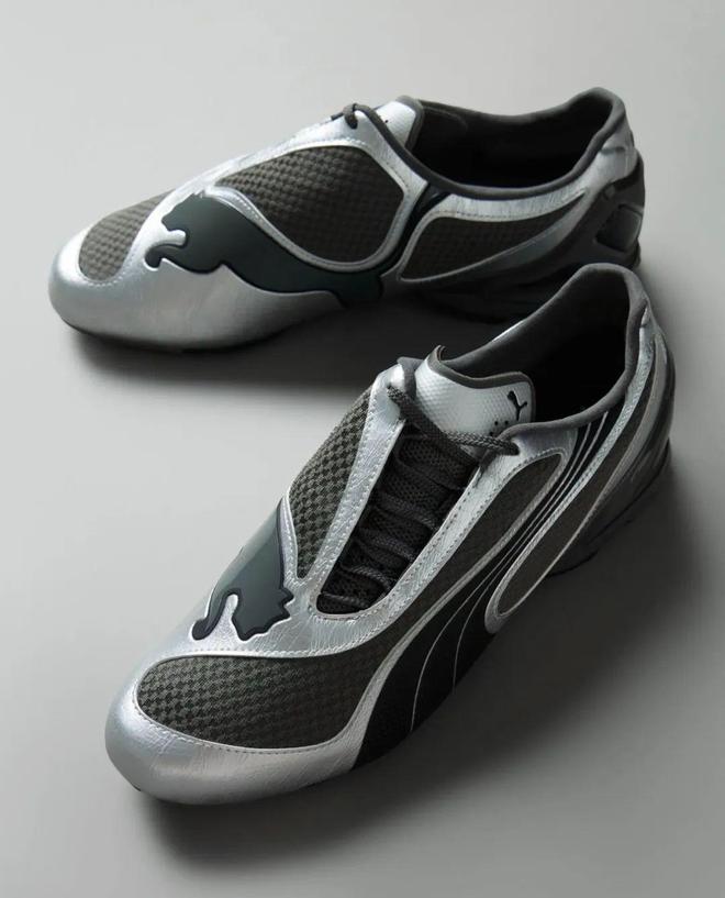 牌色这4双sneakers值得一冲！AG真人中国当「液态银」成春夏潮人招(图24)