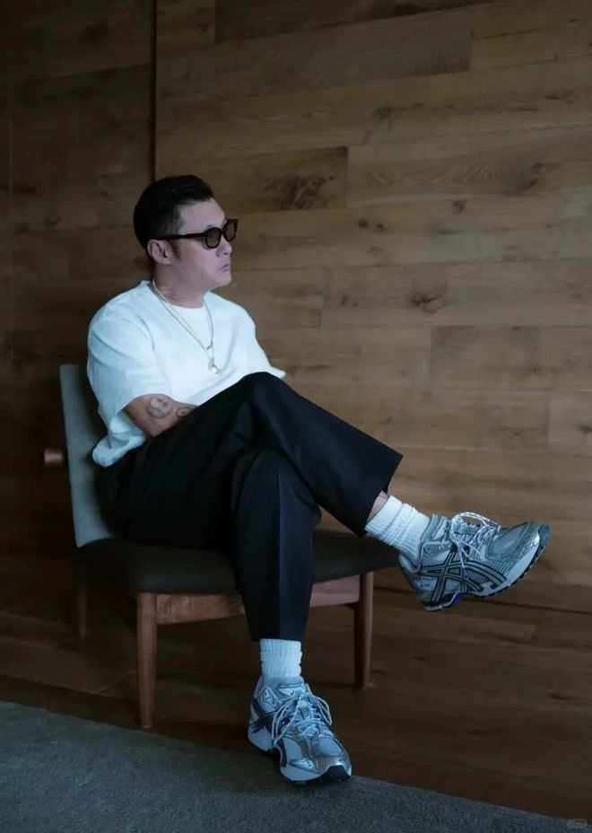 LE x Asics」联名30曝光确认发售!AG真人娱乐余文乐同款!「INVINCIB(图2) LE x Asics」联名30曝光确认发售!AG真人娱乐余文乐同款!「INVINCIB(图2)